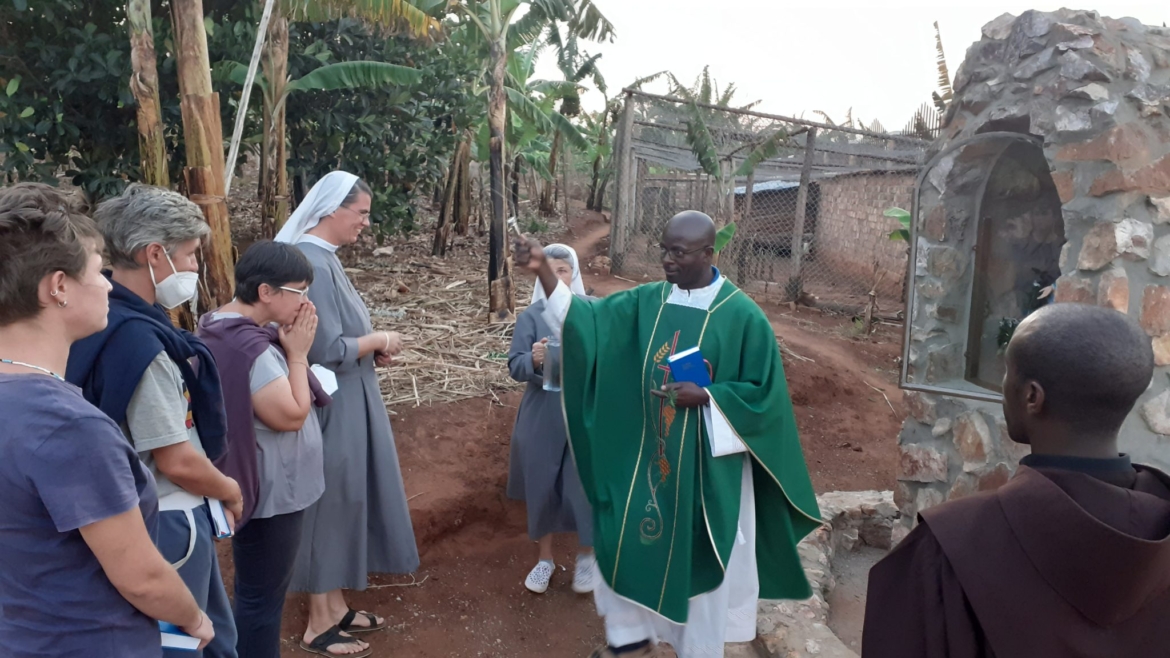 Rwentobo/Uganda – Blagoslov Gospine špilje i slavlje mlade mise
