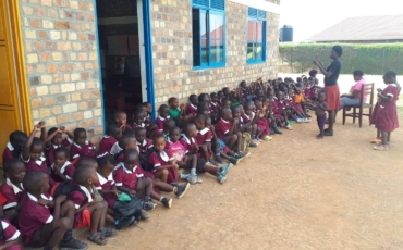 Video “Školske sestre franjevke – Uganda”