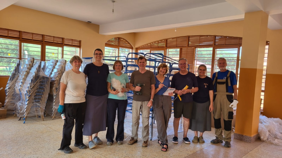 Postavljanje namještaja u Osnovnoj školi sv. Klara u Rwentobu