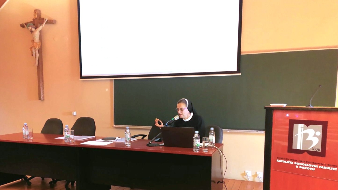 Sestra Ines Vujica obranila specijalistički rad na KBF-u u Đakovu