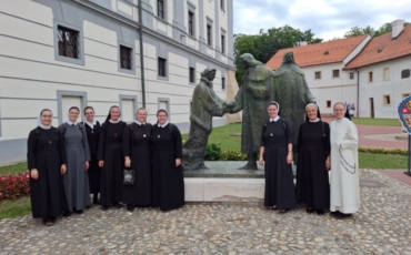 Zajednička priprava za prve i doživotne redovničke zavjete u Marijinom dvoru u Lužnici